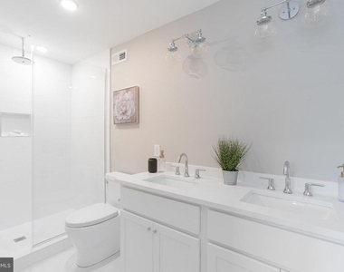 1513 Ridge Avenue - Photo Thumbnail 17