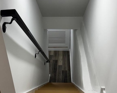 104 W Ontario Street - Photo Thumbnail 4