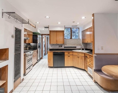 618 S Front Street - Photo Thumbnail 9