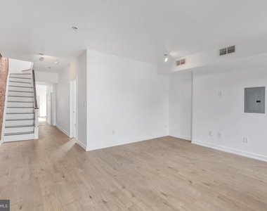 2313 Frankford Avenue - Photo Thumbnail 8
