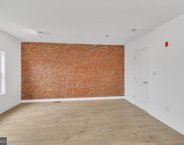 2313 Frankford Avenue - Photo Thumbnail 12