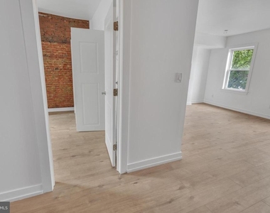 2313 Frankford Avenue - Photo Thumbnail 5