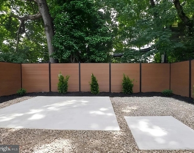 532 E Johnson Street - Photo Thumbnail 7