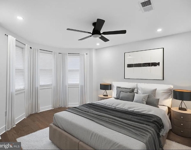 532 E Johnson Street - Photo Thumbnail 4