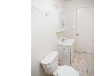 427 Vine Street - Photo Thumbnail 12