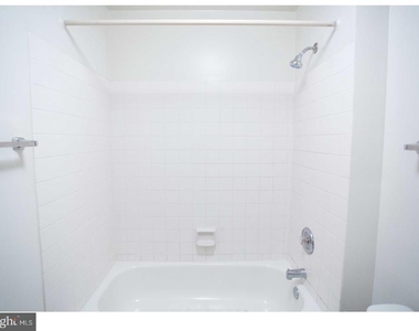 427 Vine Street - Photo Thumbnail 13