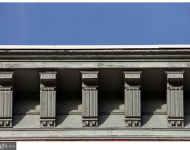 427 Vine Street - Photo Thumbnail 3
