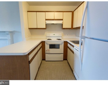 427 Vine Street - Photo Thumbnail 7