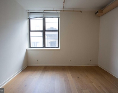 130-4 Arch Street - Photo Thumbnail 9