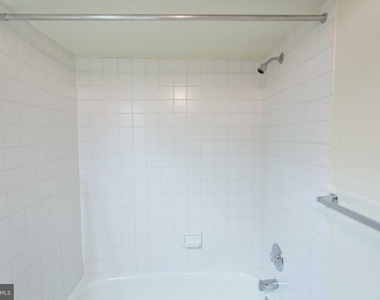 130-4 Arch Street - Photo Thumbnail 17