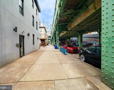 113 Gay Street - Photo Thumbnail 2