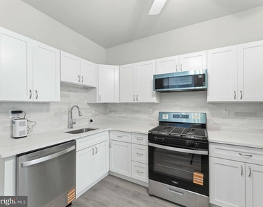 2009 Birch Street - Photo Thumbnail 12