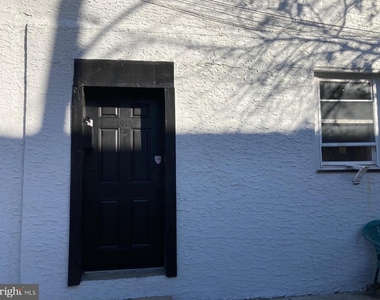 1913 S 20th Street - Photo Thumbnail 2