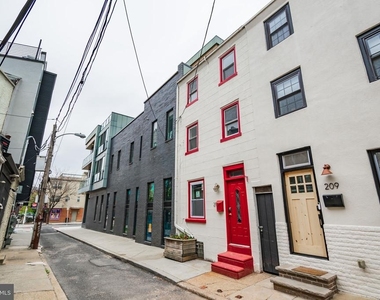 211 W Stiles Street - Photo Thumbnail 23