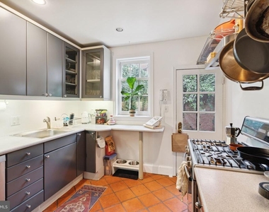 2518 Panama Street - Photo Thumbnail 9