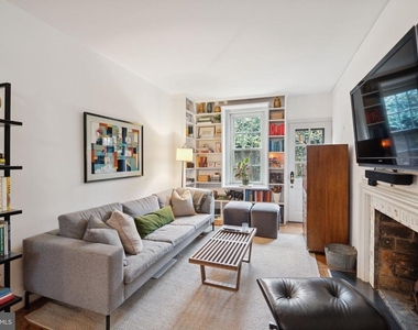 2518 Panama Street - Photo Thumbnail 3