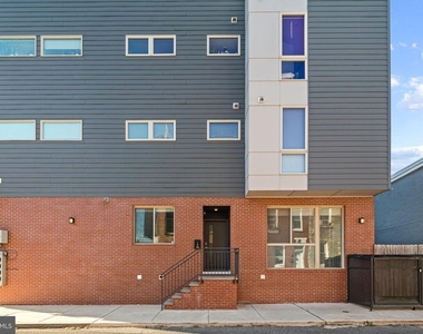 411 W Berks Street - Photo Thumbnail 14