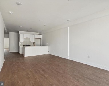 1614 Ridge Avenue - Photo Thumbnail 4