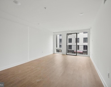 1614 Ridge Avenue - Photo Thumbnail 11