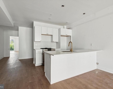 1614 Ridge Avenue - Photo Thumbnail 6