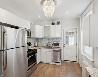2511 E Oakdale Street - Photo Thumbnail 4