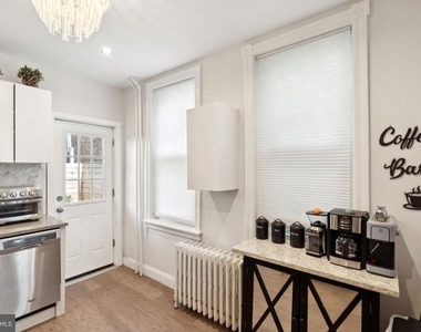 2511 E Oakdale Street - Photo Thumbnail 7