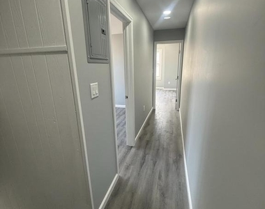 2600 S 6th Street - Photo Thumbnail 3