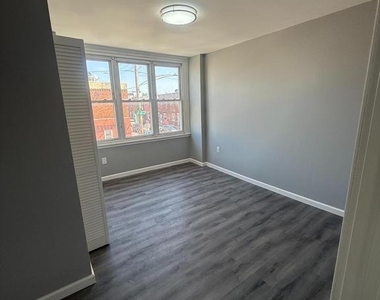2600 S 6th Street - Photo Thumbnail 4