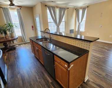 1301 N 32nd Street - Photo Thumbnail 5