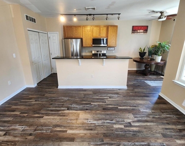 1301 N 32nd Street - Photo Thumbnail 6