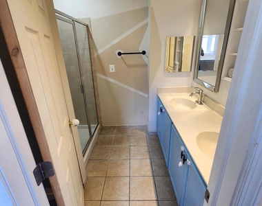 1301 N 32nd Street - Photo Thumbnail 12