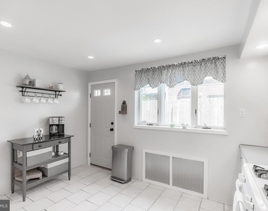 1045 Mercy Street - Photo Thumbnail 9