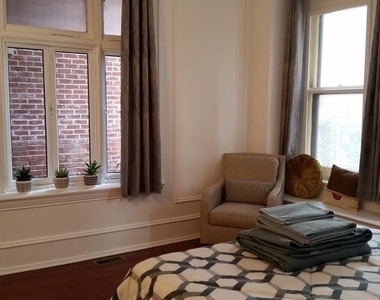 2034 Delancey Pl - Photo Thumbnail 5