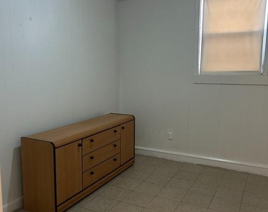1515 Dickinson Street S - Photo Thumbnail 5