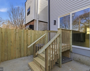 1043 W Orleans Street - Photo Thumbnail 6