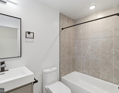 1043 W Orleans Street - Photo Thumbnail 17