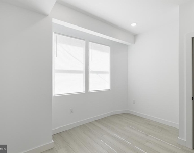 1043 W Orleans Street - Photo Thumbnail 15