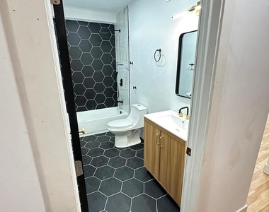 3924 N 13th Street - Photo Thumbnail 6