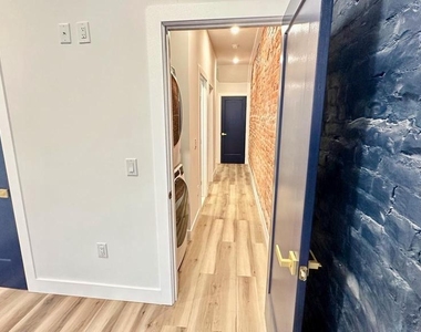 4525 N Gratz Street - Photo Thumbnail 6