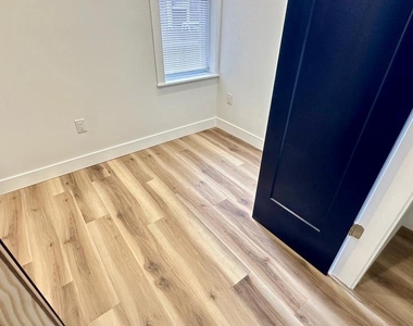 4525 N Gratz Street - Photo Thumbnail 11