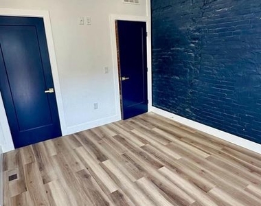 4525 N Gratz Street - Photo Thumbnail 4