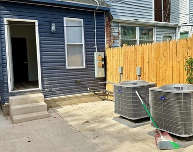 4525 N Gratz Street - Photo Thumbnail 9