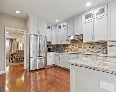 209 Westminster Place - Photo Thumbnail 10