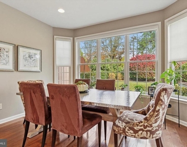 209 Westminster Place - Photo Thumbnail 11
