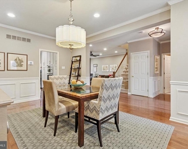 209 Westminster Place - Photo Thumbnail 6