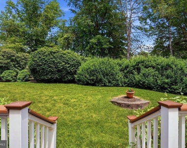 209 Westminster Place - Photo Thumbnail 23