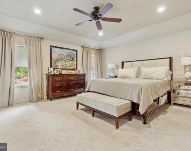 209 Westminster Place - Photo Thumbnail 14