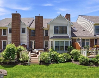 209 Westminster Place - Photo Thumbnail 25