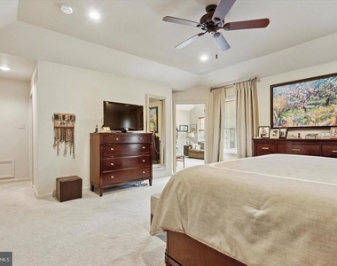 209 Westminster Place - Photo Thumbnail 15