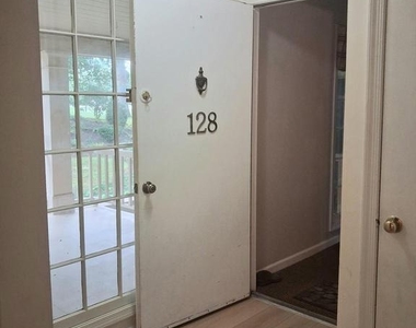 128 Nottoway - Photo Thumbnail 2